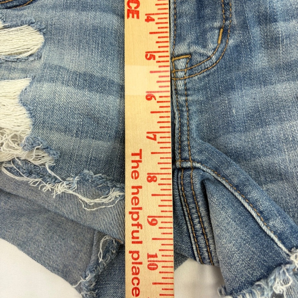 American Eagle Midi Jeans Shorts Size 2 Distressed Lace Blue Denim Boho Feminine - Picture 8 of 10